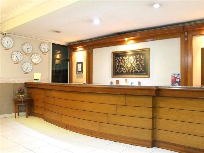 Reddoorz @ Surapati Hotel Bandung Ngoại thất bức ảnh