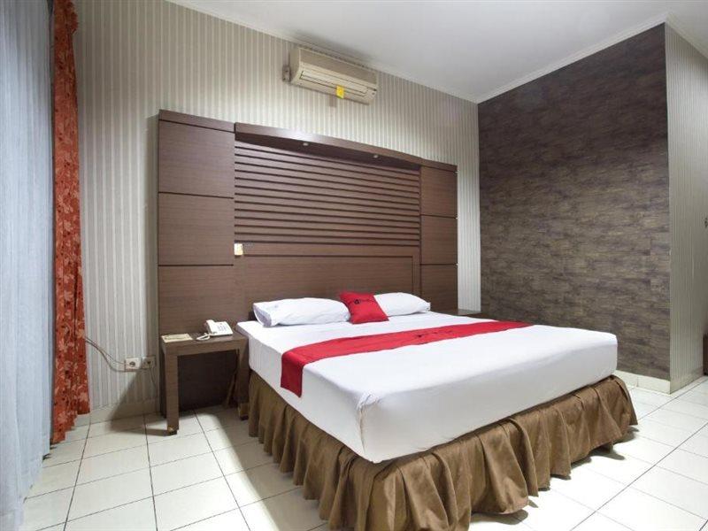 Reddoorz @ Surapati Hotel Bandung Ngoại thất bức ảnh