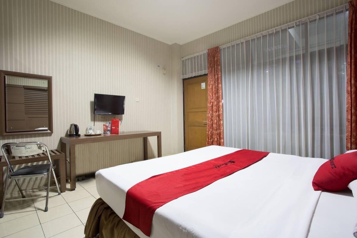 Reddoorz @ Surapati Hotel Bandung Ngoại thất bức ảnh