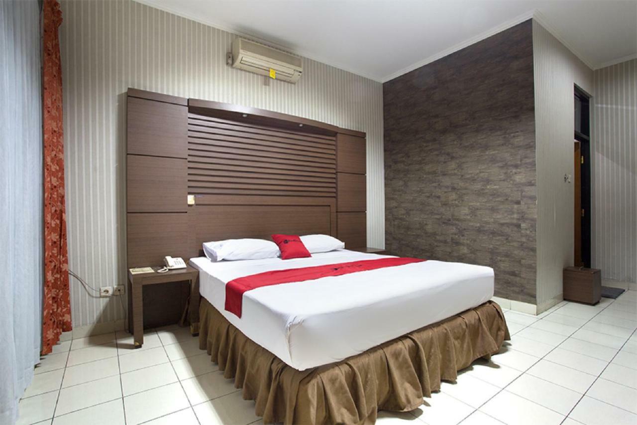 Reddoorz @ Surapati Hotel Bandung Ngoại thất bức ảnh