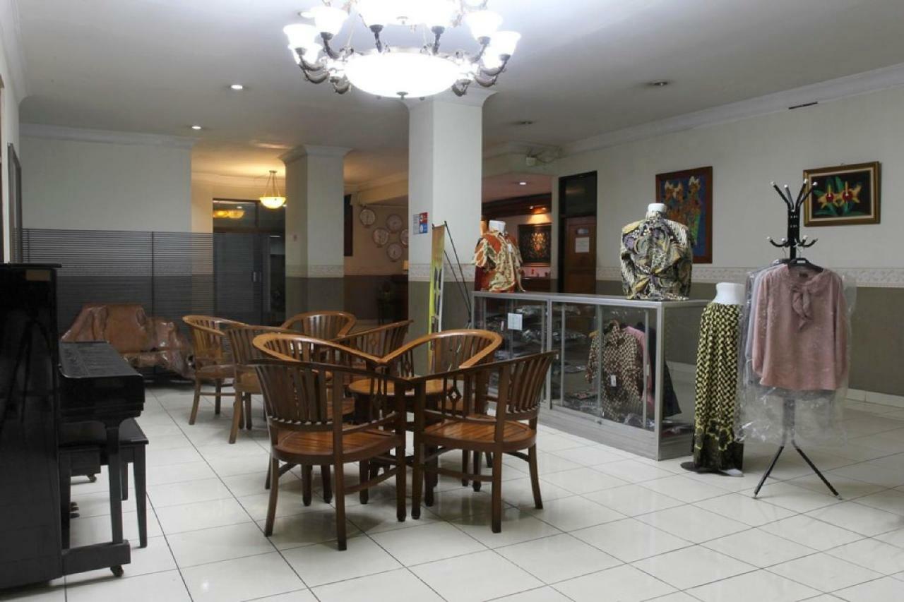 Reddoorz @ Surapati Hotel Bandung Ngoại thất bức ảnh