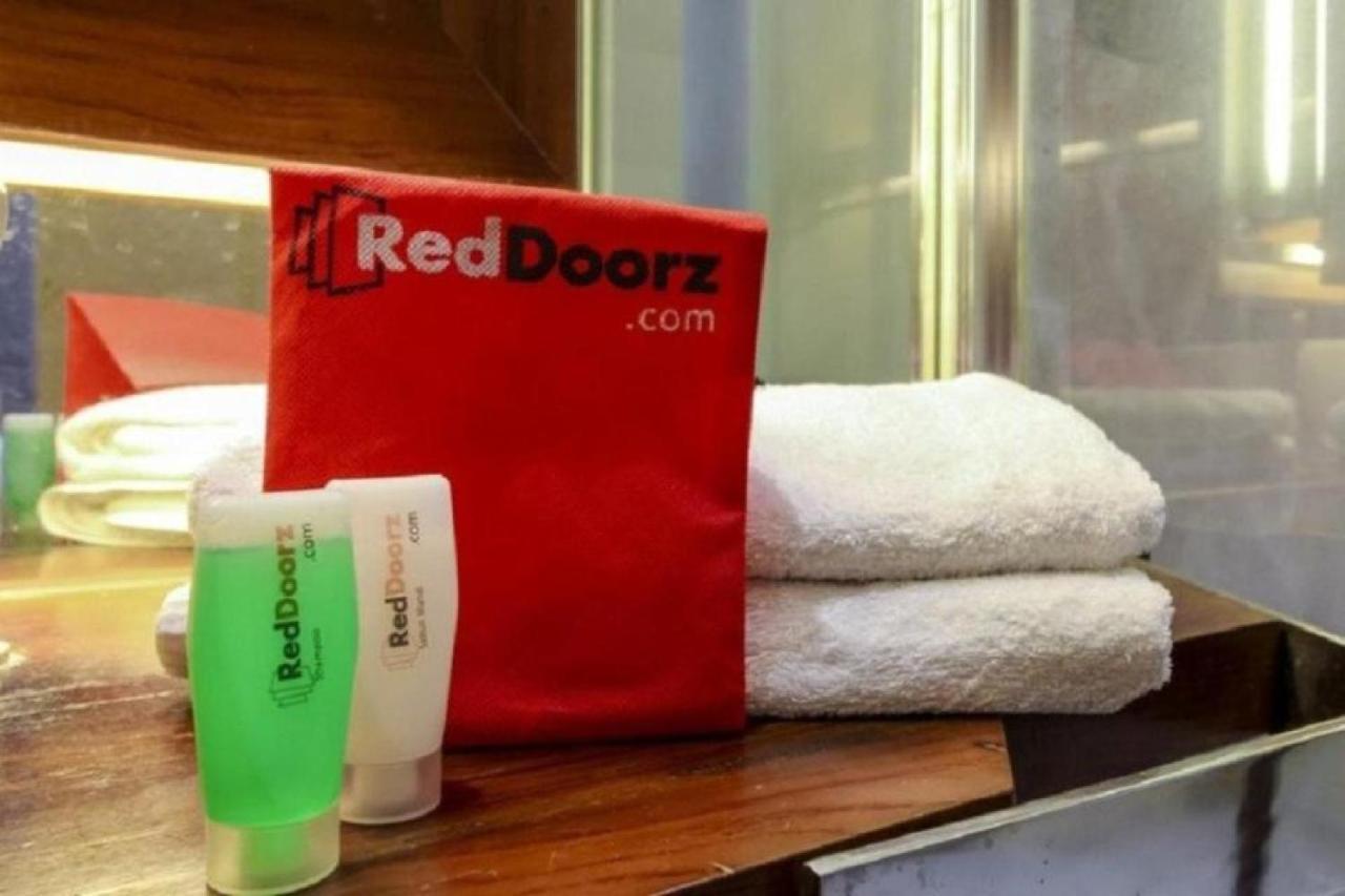 Reddoorz @ Surapati Hotel Bandung Ngoại thất bức ảnh