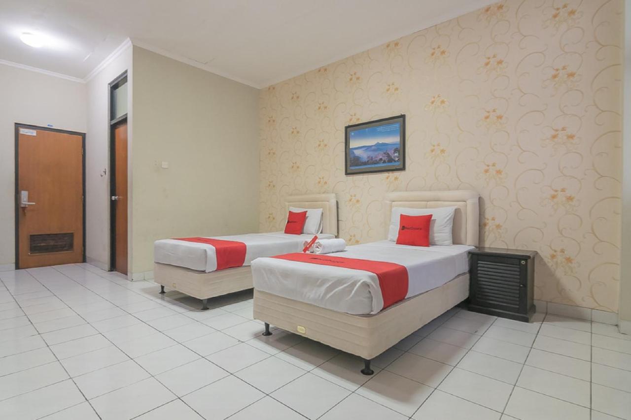 Reddoorz @ Surapati Hotel Bandung Ngoại thất bức ảnh